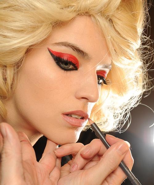 F/W 2013-14 Makeup: El Eyeliner Que Viene