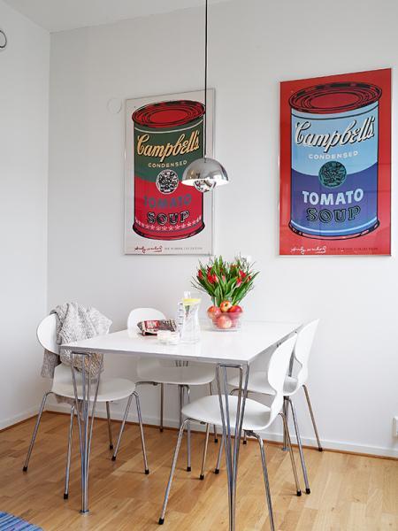 Decorar con flores y plantas suelo de madera espigado sillas arne jacobsen hormiga ant salón nórdico poster campbells soup perchero eames muebles de ikea muebles de diseño Louis Poulsen lamparas arne jacobsen kitchen aid gris dormitorio nórdico diseño escandinavo diseño de interiores diseño danés decorar con flores y plantas decoración nórdica decoración estilo nórdico decoración en blanco decoración de interiores cocinas modernas cocinas blancas cocina con península blanca campana extractora moderna redonda blog interiorismo blog estilo nórdico blog decoración nórdica blog decoración artículos hogar diseño armario empotrado decoración