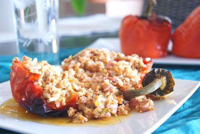 Pimientos rellenos de carne y arroz