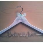 Percha novios con pedrería Perchas personalizadas