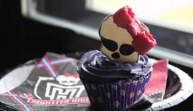 Monster High Cupcakes for Cristina Fashion Day