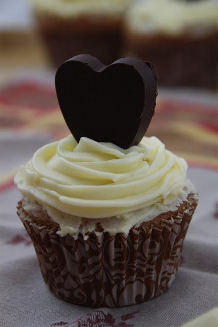 Cupcakes de café con buttercream de chocolate blanco