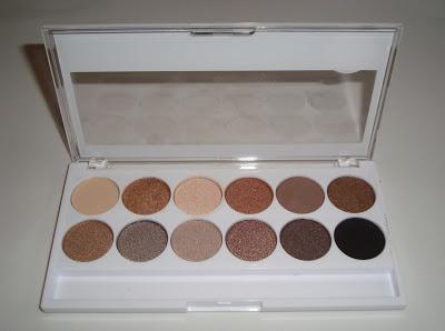 Undress me too de MUA , un clon exacto de la Naked 2.