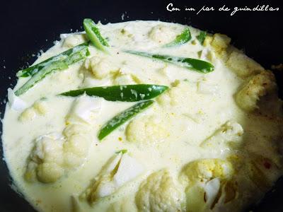 Curry de coliflor y patata.