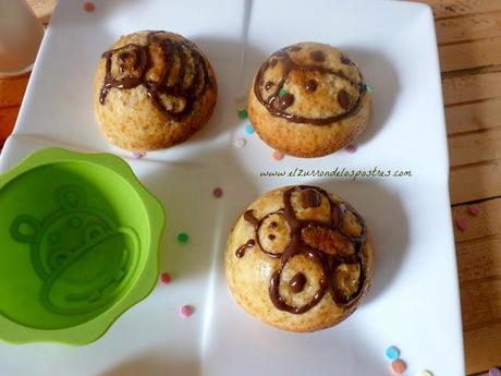 Pastelitos de Chocolate Blanco y Confetis Pastelitos de Chocolate Blanco y Confetis
