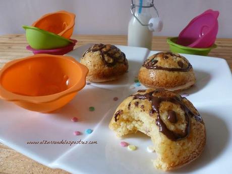Pastelitos de Chocolate Blanco y Confetis Pastelitos de Chocolate Blanco y Confetis