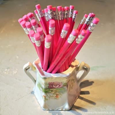 ESPEJOS REALIZADOS CON LAPICEROS DE COLORES