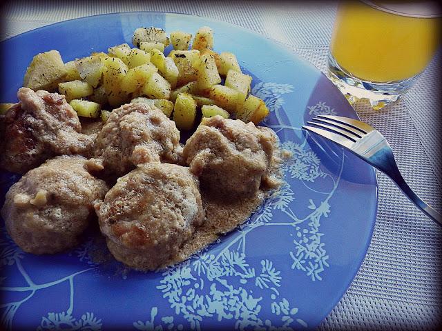 Albóndigas en salsa de almendras