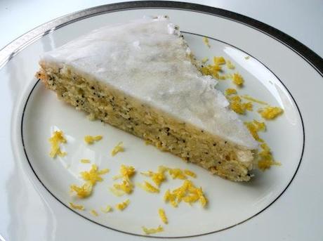Lemon Poppy Seed Cake (Pastel de limón y semillas de amapola)