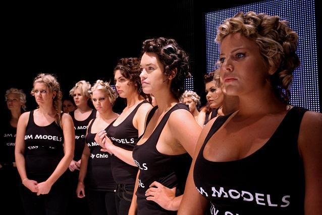 London Plus Size Fashion Weekend. MODA PARA MUJERES HERMOSAS NO GORDAS.