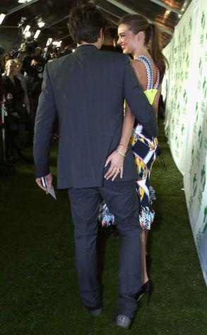 Miranda Kerr le agarra el  trasero a Orland Bloom