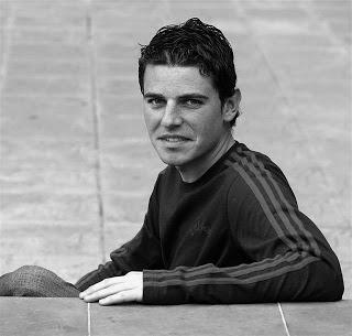 ARMANDO MONGE, LA SABIDURÍA EN LOS BANQUILLOS