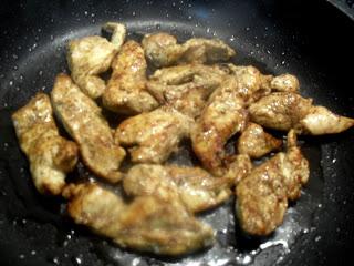 Pollo con mango y espinacas al estilo oriental