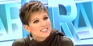 Beatriz Talegón (y II)  Acosada por los manifestantes contra los desahucios.