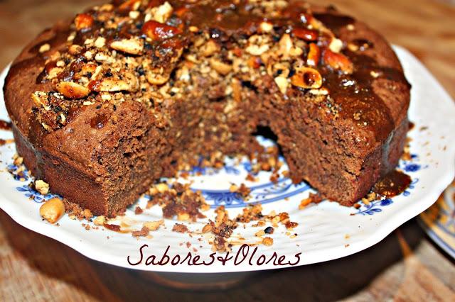TARTA BOMBON CON CACAHUETES SALADOS Y CREMA DE CARAMELO