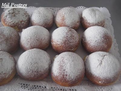 Buñuelos vieneses de carnaval o bombas de albaricoque