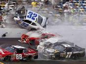 Espectacular accidente NASCAR