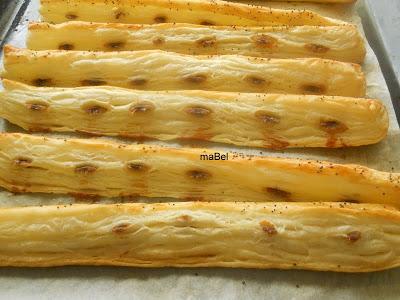 Hojaldres de anchoas o aceitunas