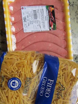 Fideuá de salchichas de pavo y pollo