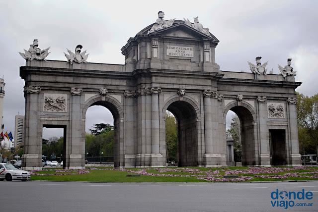 Puerta de Alcalá, Madrid