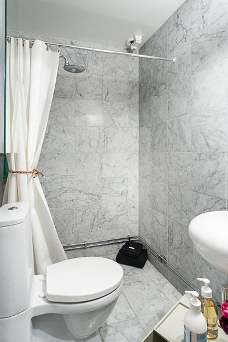 poster hitchcock decoración muebles de diseño mesa de centro convertible comedor grandes ventanales decoración estilo nórdico diseño nórdico diseño escandinavo decoración sueca decoración pisos pequeños decoración moderna nordica decoración mini pisos decoración marmol decoración espacios pequeños decoración en blanco cocinas modernas cocinas blancas marmol blanco cocinas blancas blog interiorismo blog diseño escandinavo blog decoración nórdica blog decoración 