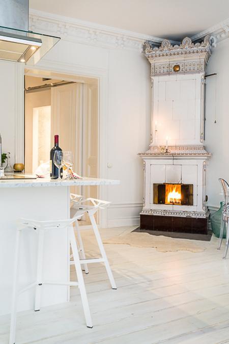 poster hitchcock decoración muebles de diseño mesa de centro convertible comedor grandes ventanales decoración estilo nórdico diseño nórdico diseño escandinavo decoración sueca decoración pisos pequeños decoración moderna nordica decoración mini pisos decoración marmol decoración espacios pequeños decoración en blanco cocinas modernas cocinas blancas marmol blanco cocinas blancas blog interiorismo blog diseño escandinavo blog decoración nórdica blog decoración 