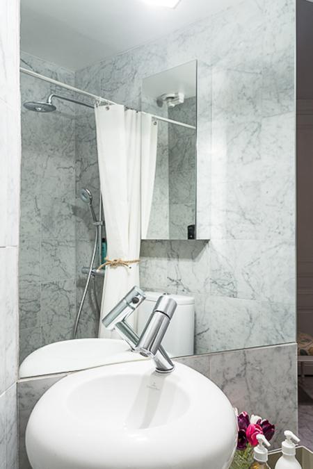 poster hitchcock decoración muebles de diseño mesa de centro convertible comedor grandes ventanales decoración estilo nórdico diseño nórdico diseño escandinavo decoración sueca decoración pisos pequeños decoración moderna nordica decoración mini pisos decoración marmol decoración espacios pequeños decoración en blanco cocinas modernas cocinas blancas marmol blanco cocinas blancas blog interiorismo blog diseño escandinavo blog decoración nórdica blog decoración 