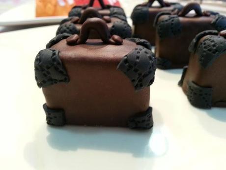 ¿REUNIÓN EN LA OFICINA?: MINI-PASTELES MALETÍN