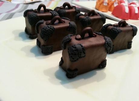 ¿REUNIÓN EN LA OFICINA?: MINI-PASTELES MALETÍN