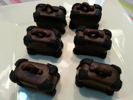 ¿REUNIÓN EN LA OFICINA?: MINI-PASTELES MALETÍN