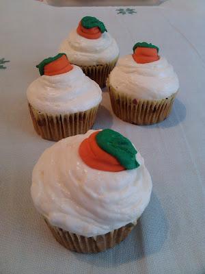 carrot cupcakes o magdalenas de zanahoria y nueces y top de queso crema....historia de mi relacion con los cupcakes!