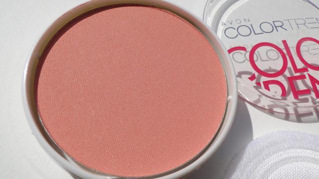 Dos tríos: lila glam y rockstar