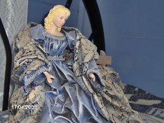 Angel AzulRealizado con tela negra, goma blanca, encaje, ...