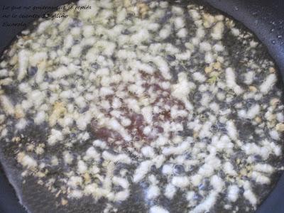 Escarola aliñada con ajo frito