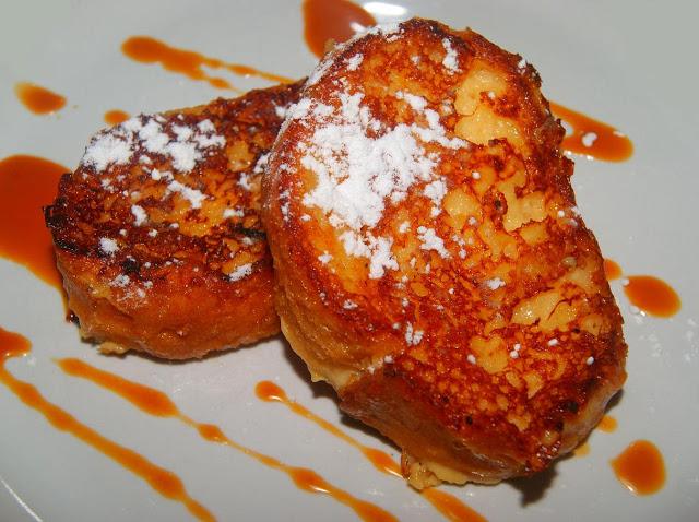 Torrijas (Pain perdu) con salsa toffe