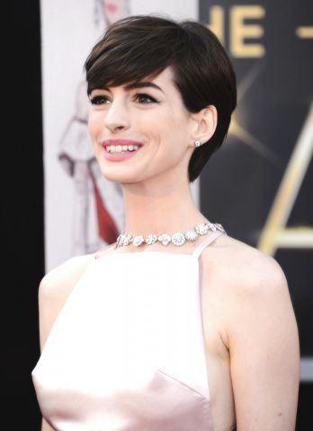 vestido anne hathaway oscar 2013