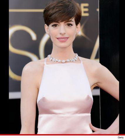 anne hathaway oscar 2013