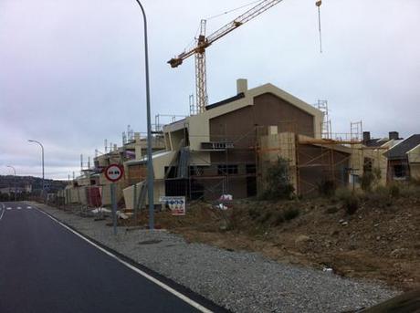 NUEVAS IMÁGENES DE OBRA DE UN COMPLEJO RESIDENCIAL DE VIVIENDAS EN LOS ÁNGELES DE SAN RAFAEL – SEGOVIA