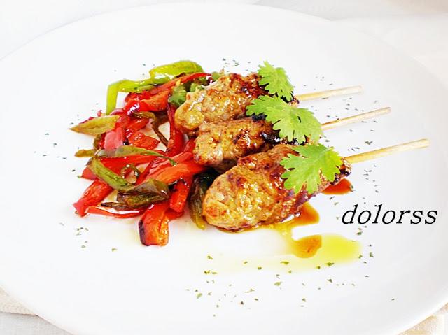 Kofta  de cordero con pimientos