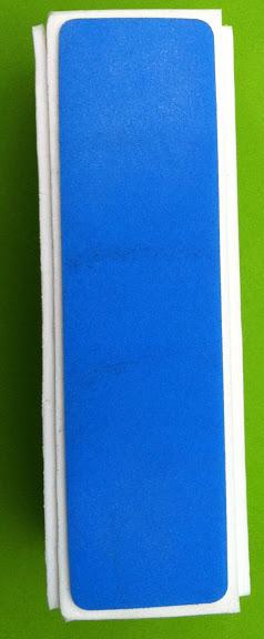 Probando el kit para embellecer las uñas de Premier.