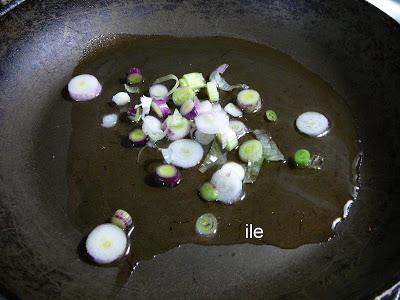 Churrasquitos de cerdo a la crema de champiñons y verdeo