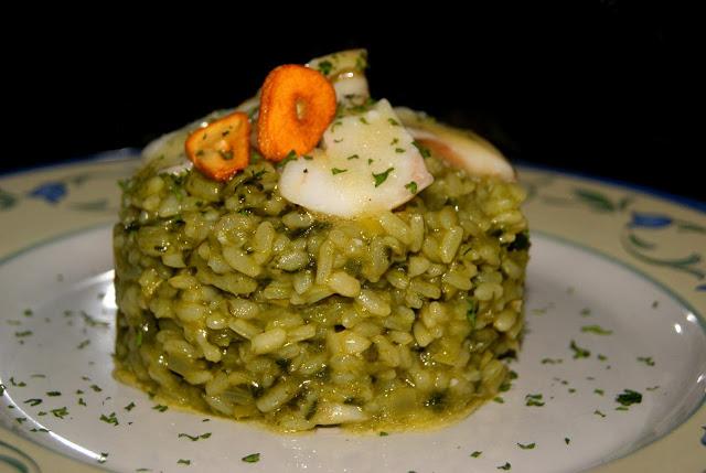 Risotto de espinacas con bacalao al pil pil