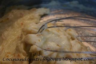 Huevos con Bechamel de Puerros y Jamón.