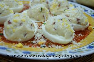 Huevos con Bechamel de Puerros y Jamón.