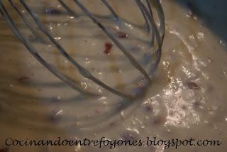 Huevos con Bechamel de Puerros y Jamón.