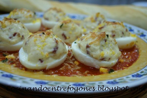 Huevos con Bechamel de Puerros y Jamón.