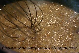 Huevos con Bechamel de Puerros y Jamón.