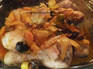 Pollo al horno con aceitunas y pasas