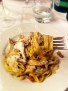 Velavevodetto ai Quiriti donde comer pendoneando  Velavevodetto ai Quiriti @es Tiramisú restaurante portada @es pajata @es pagliata @es 