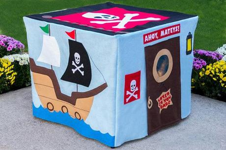 Mi reino bajo la mesa Mi reino bajo la mesa